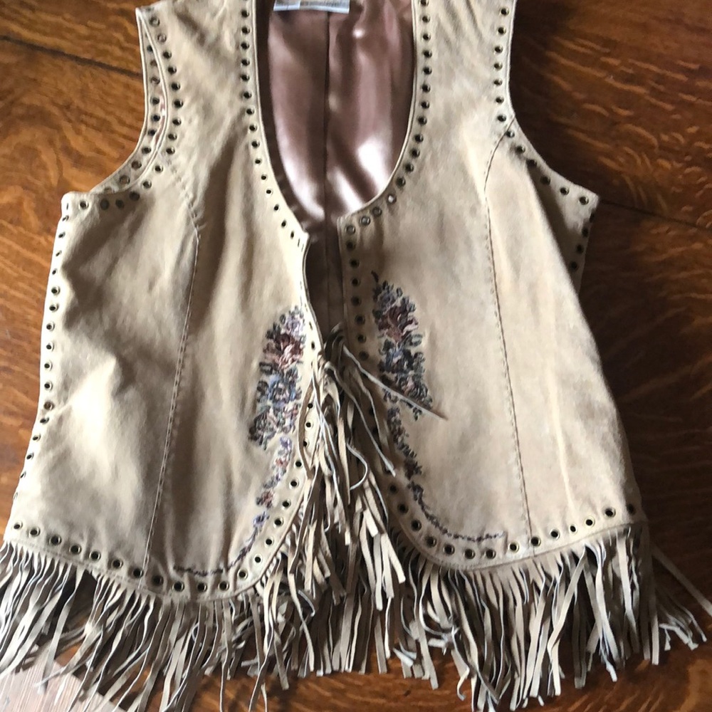 Newport News 100% leather embroidered vest new